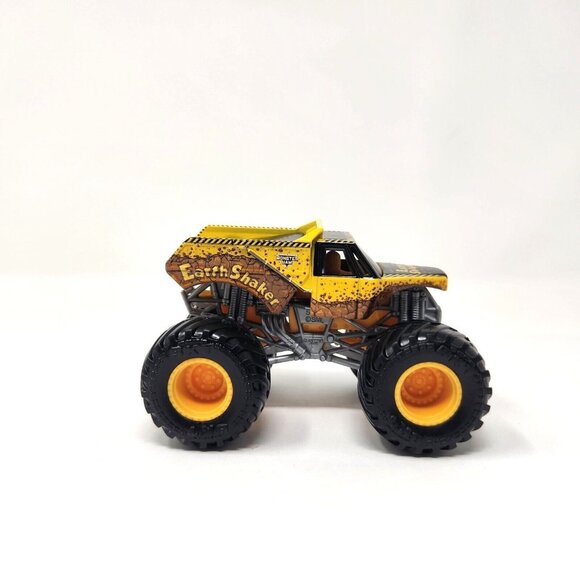 Monster Jam EARTH SHAKER Monster Truck 1:64 2024 Series 27 Vs. (ne5) - Picture 3 of 7